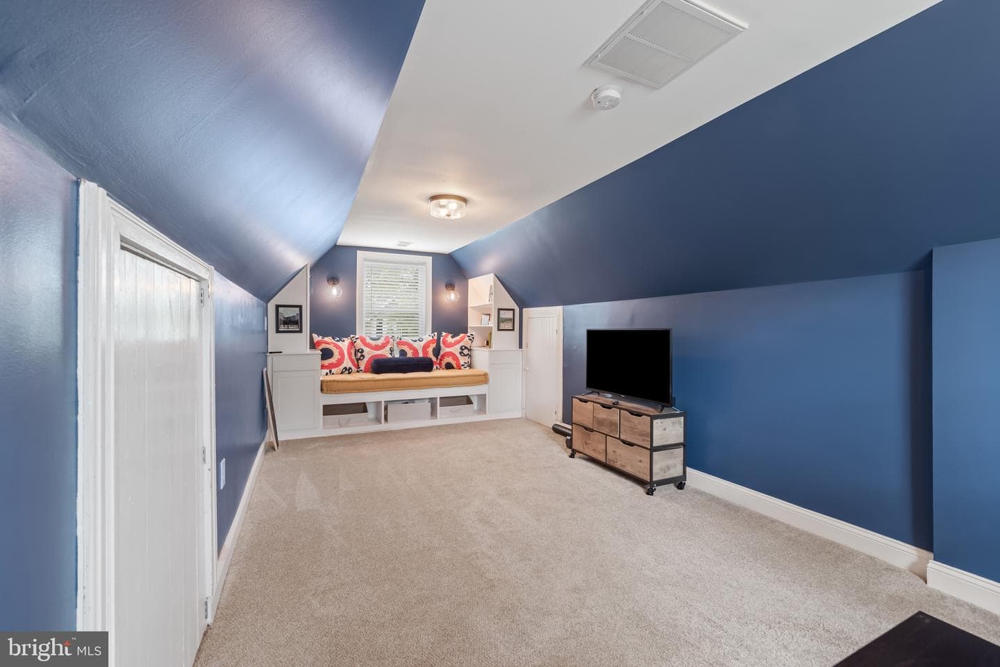 127 Bloomsbury Avenue photo 38