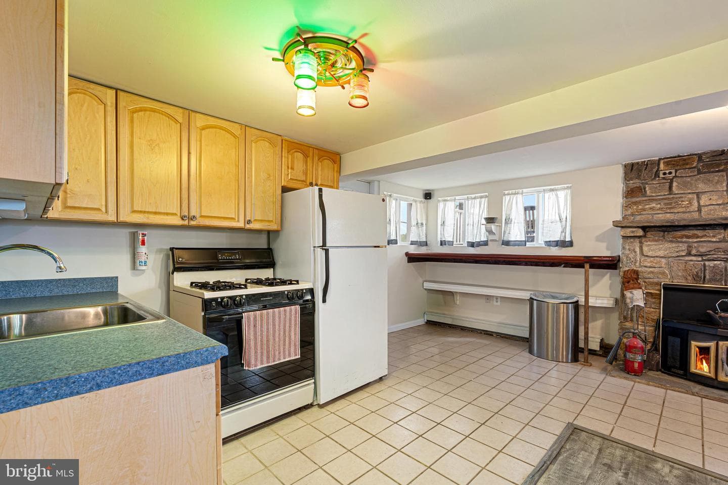 8216 Beach Drive photo 35