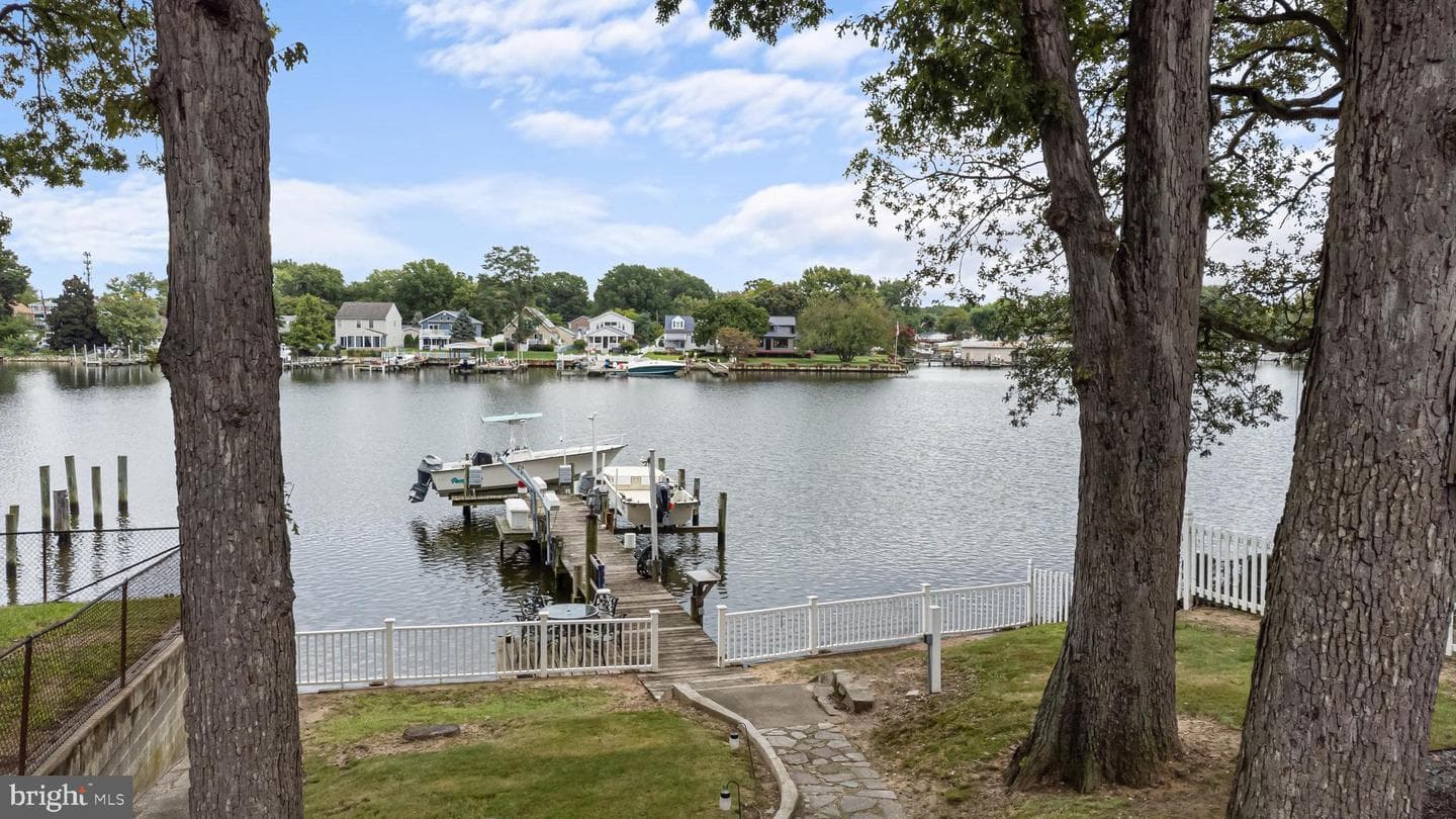 8216 Beach Drive photo 6