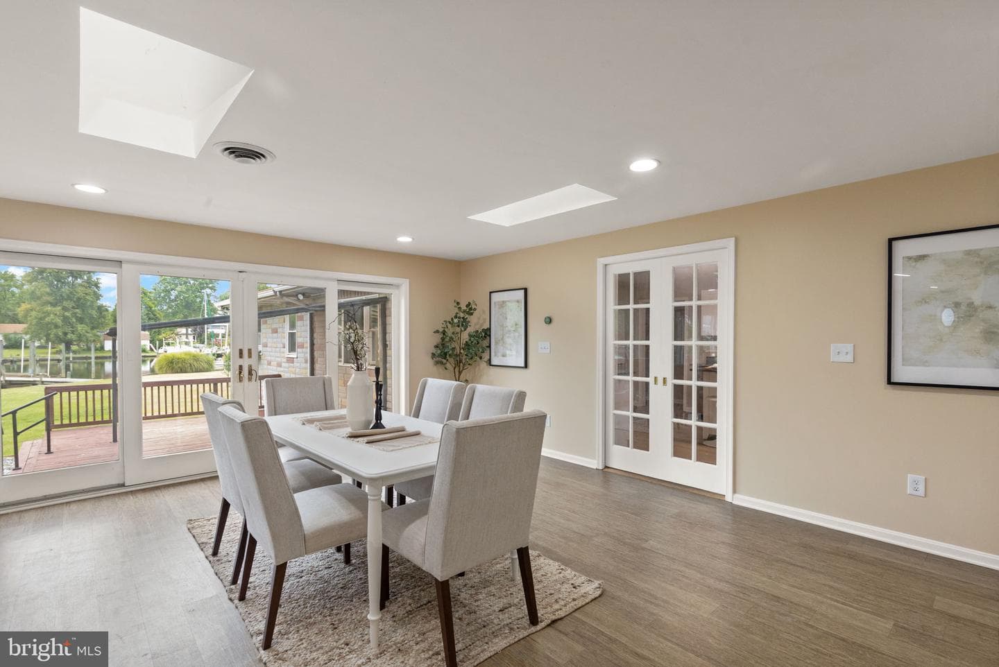 2424 Suncrest photo 10