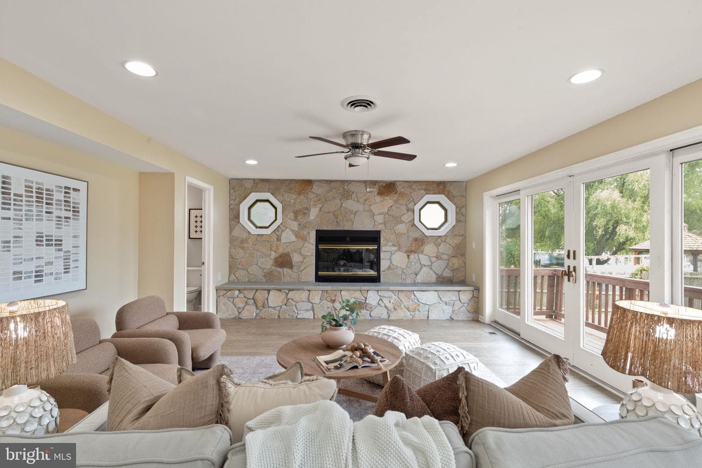 2424 Suncrest photo 12
