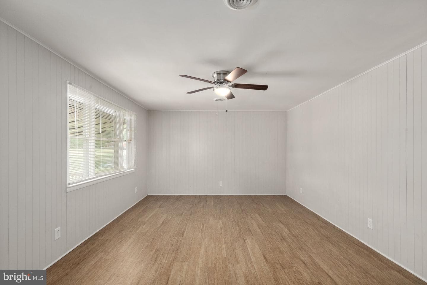 2424 Suncrest photo 15