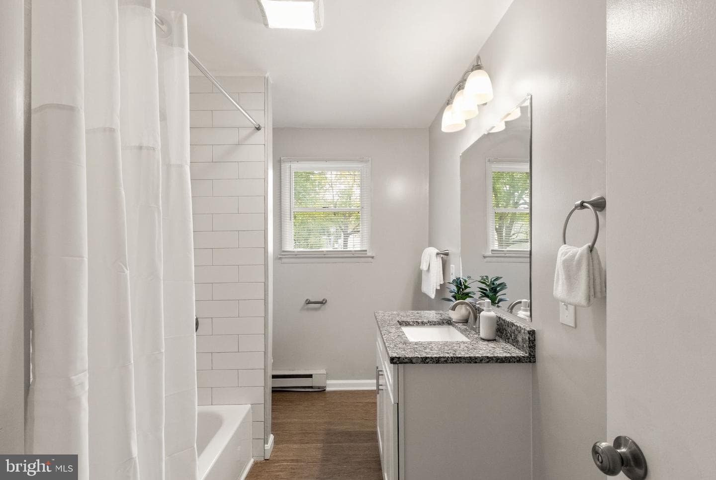 2424 Suncrest photo 19