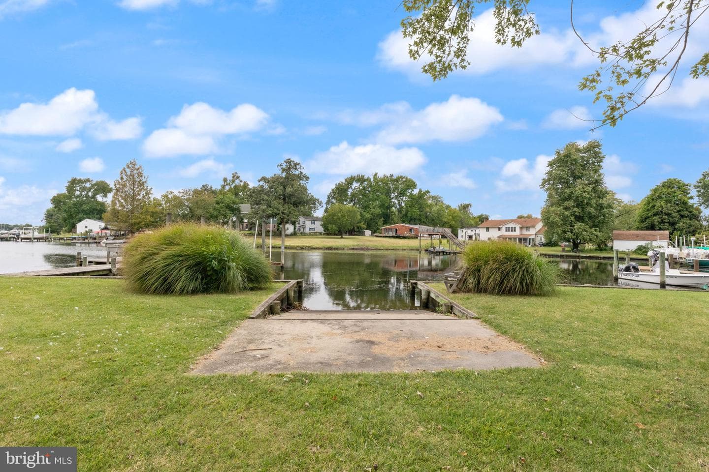 2424 Suncrest photo 38