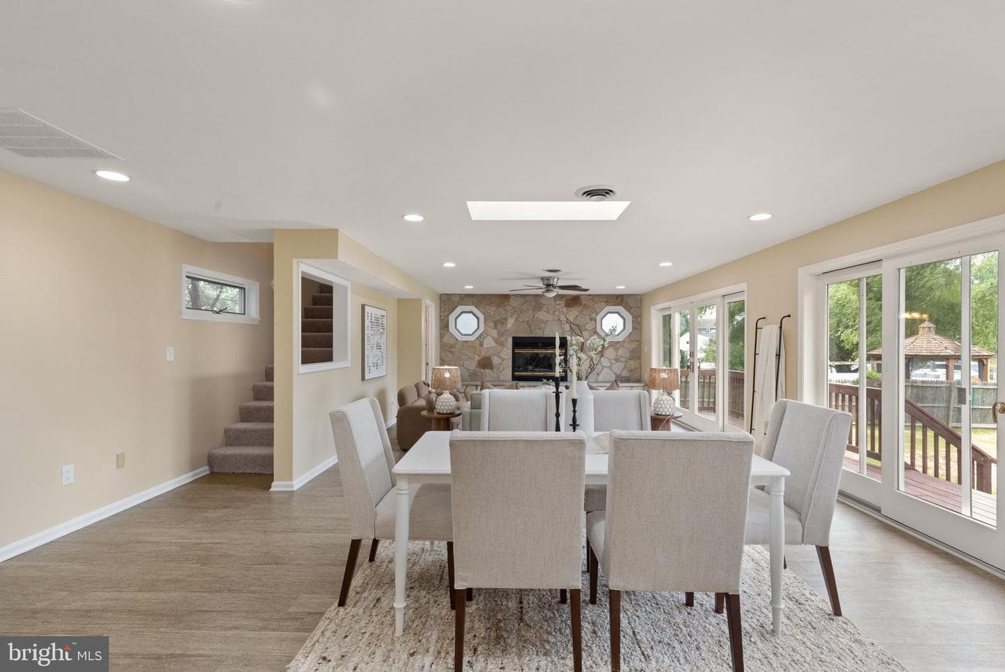 2424 Suncrest photo 8