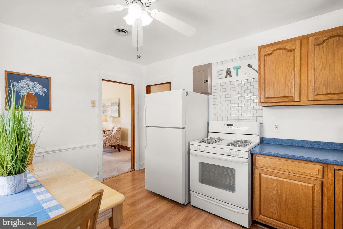 1229 Leeds Terrace photo 23