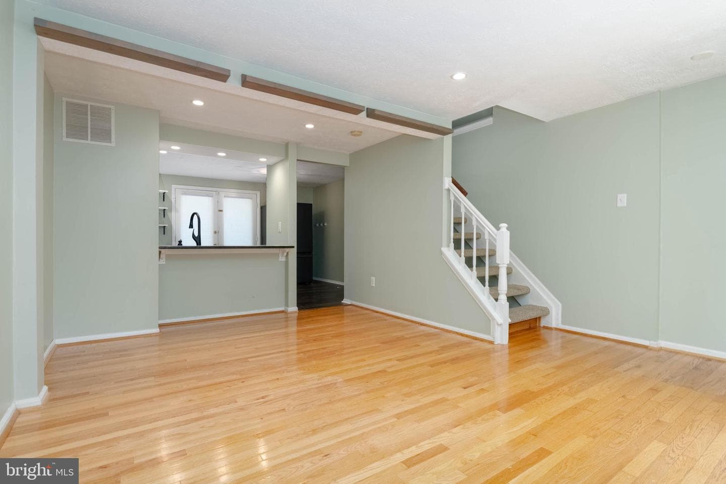 22 Shrewsbury Court photo 5
