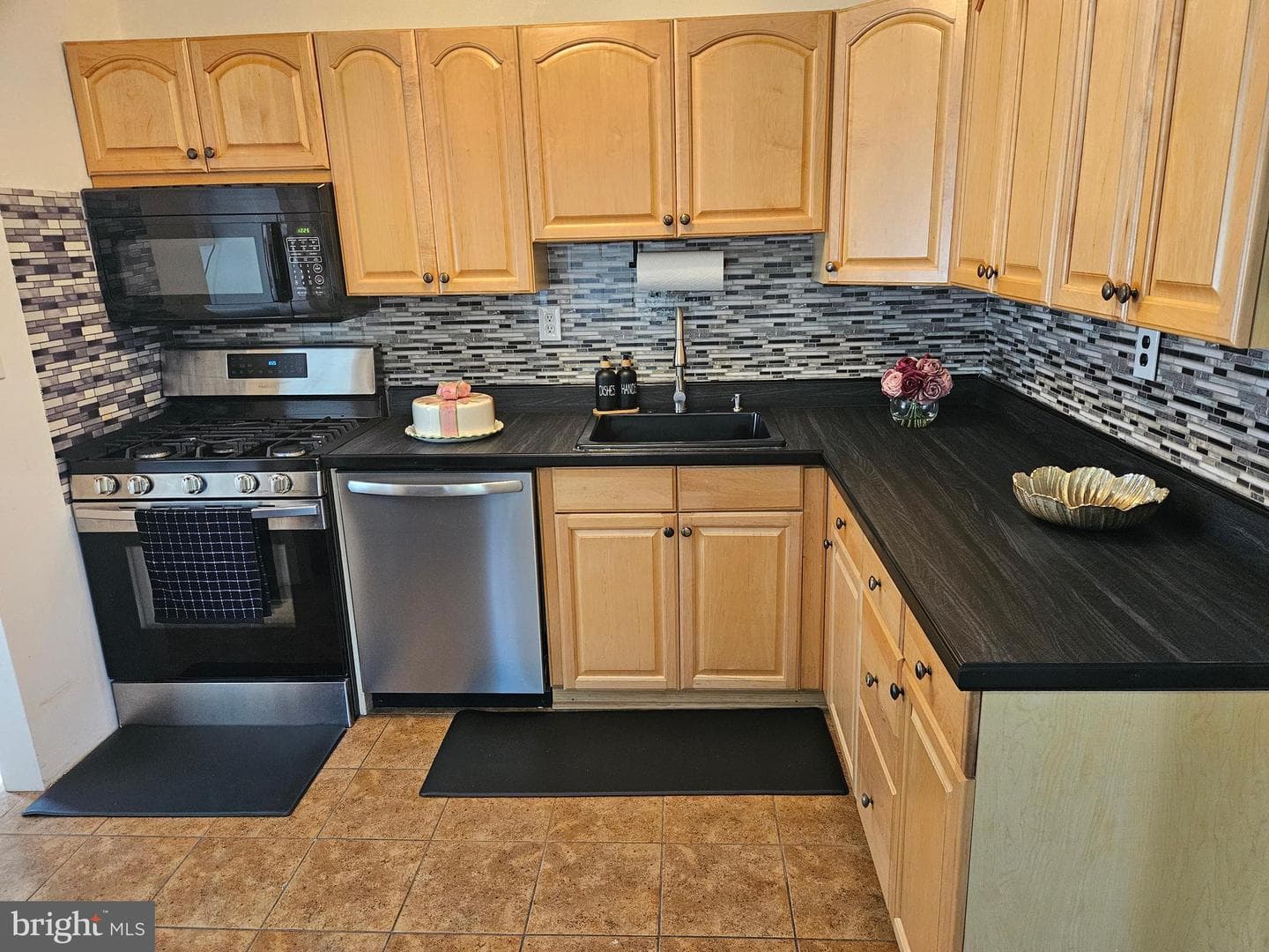 1015 Sumter Avenue photo 5