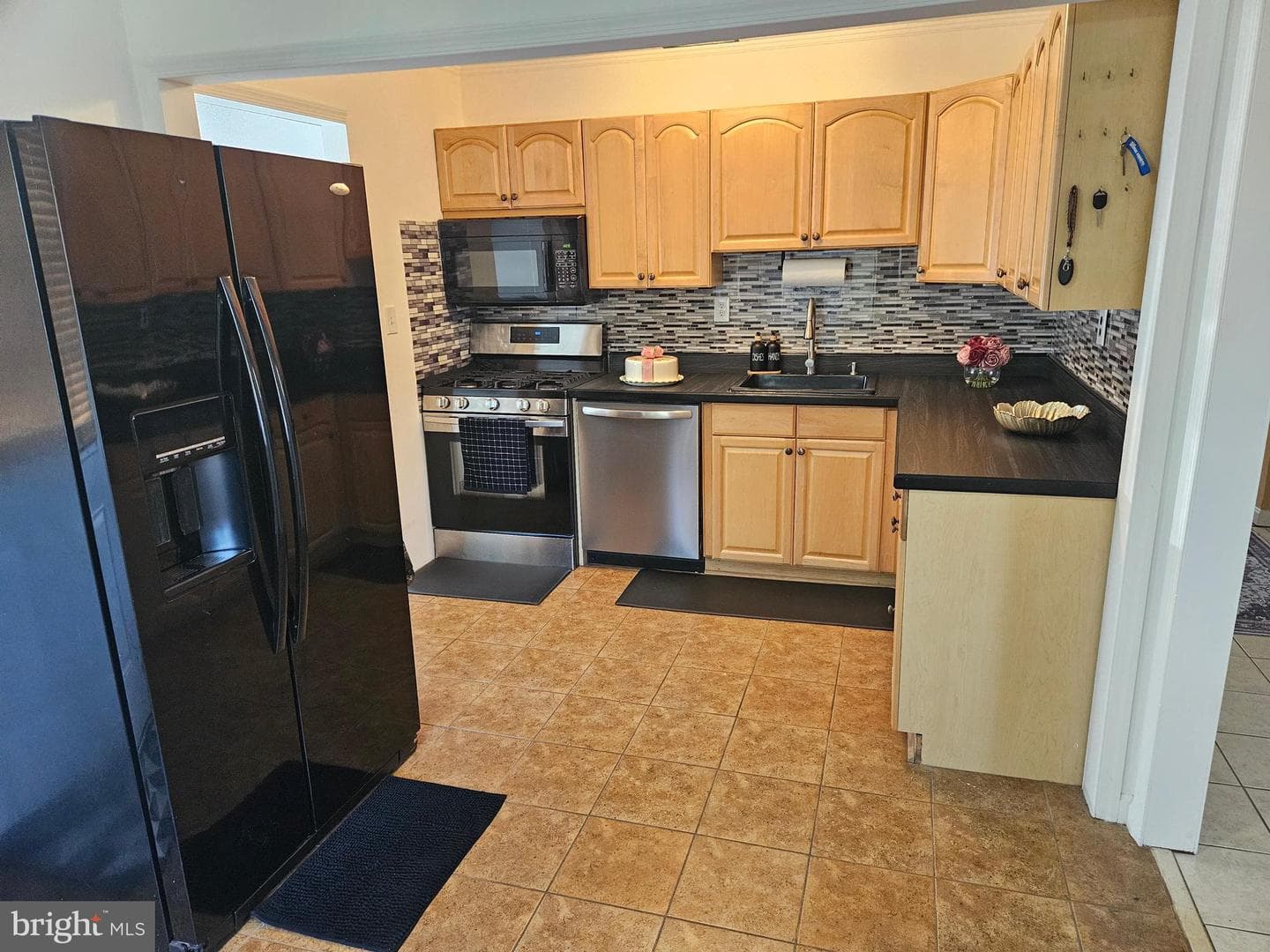1015 Sumter Avenue photo 6