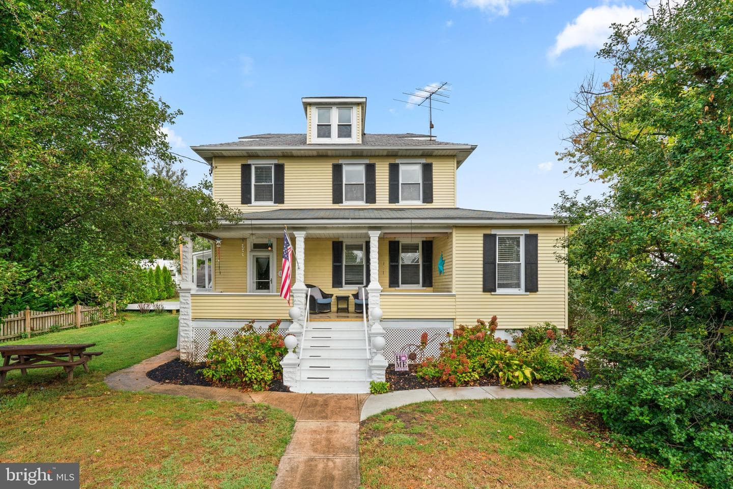 1250 Francis Avenue photo 1