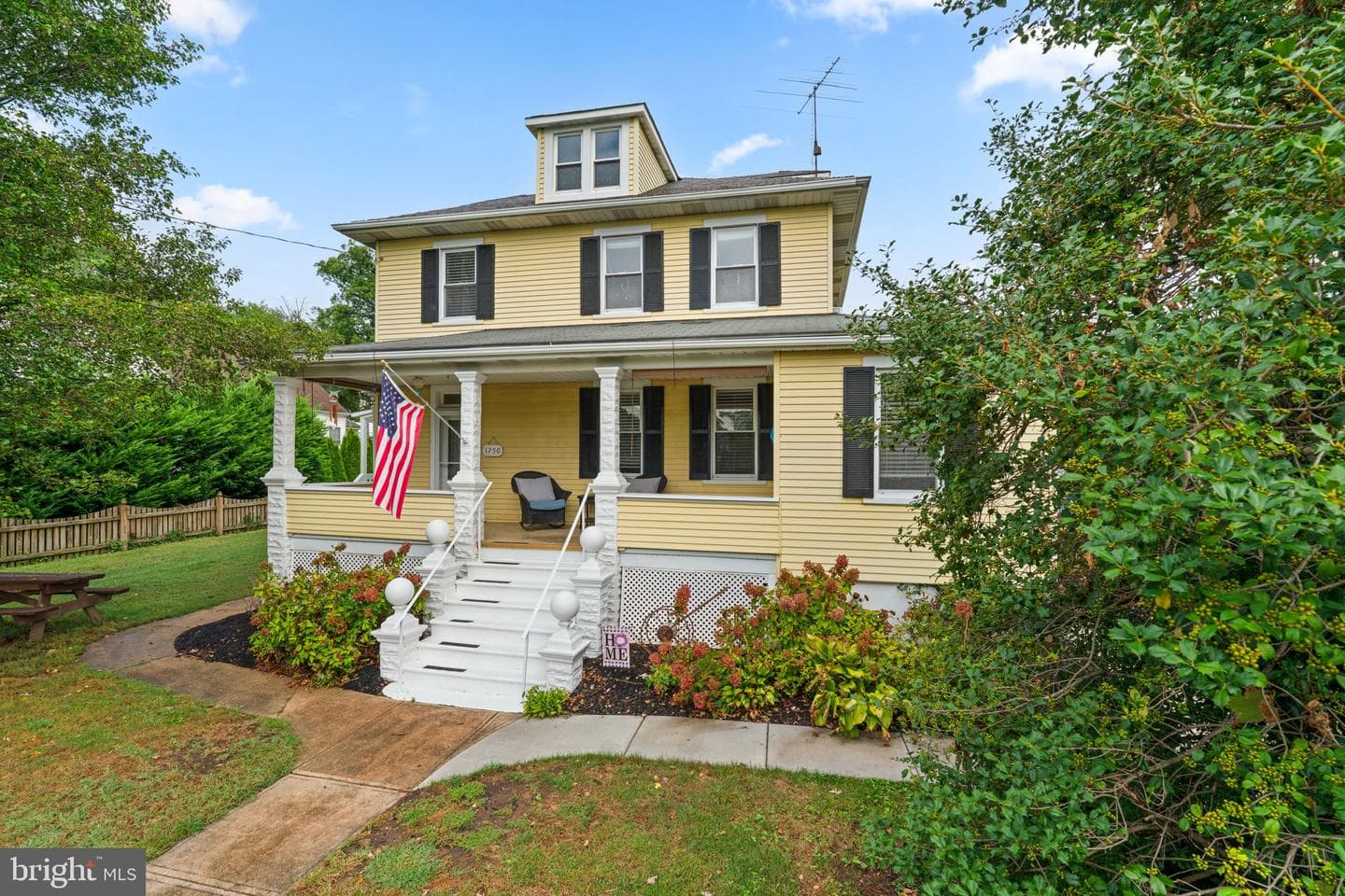 1250 Francis Avenue photo 2