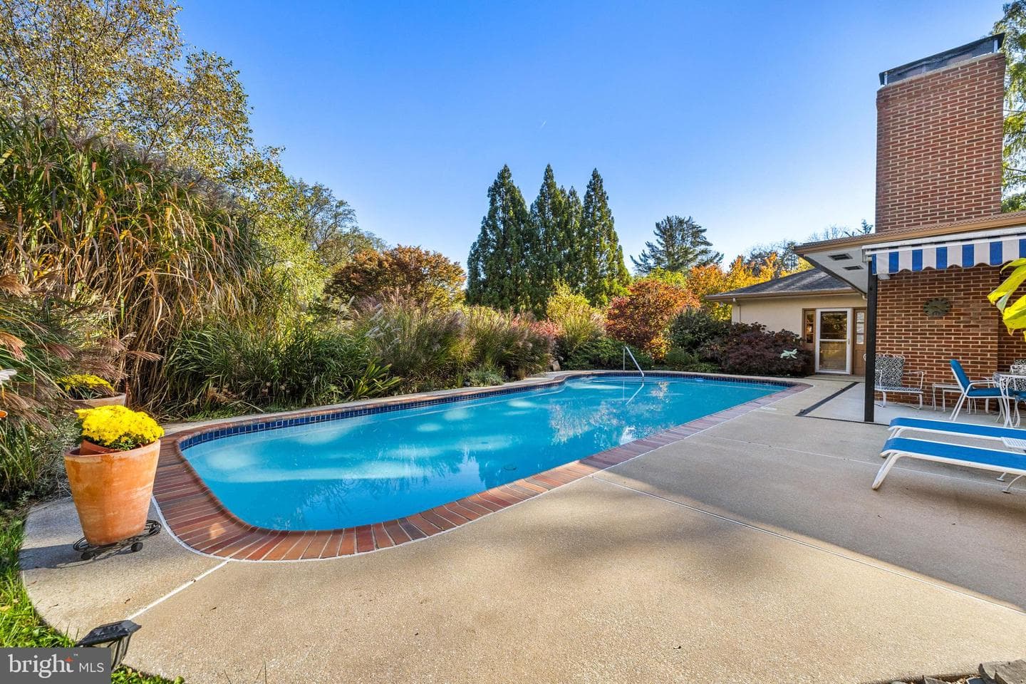1000 West Wind Court photo 40