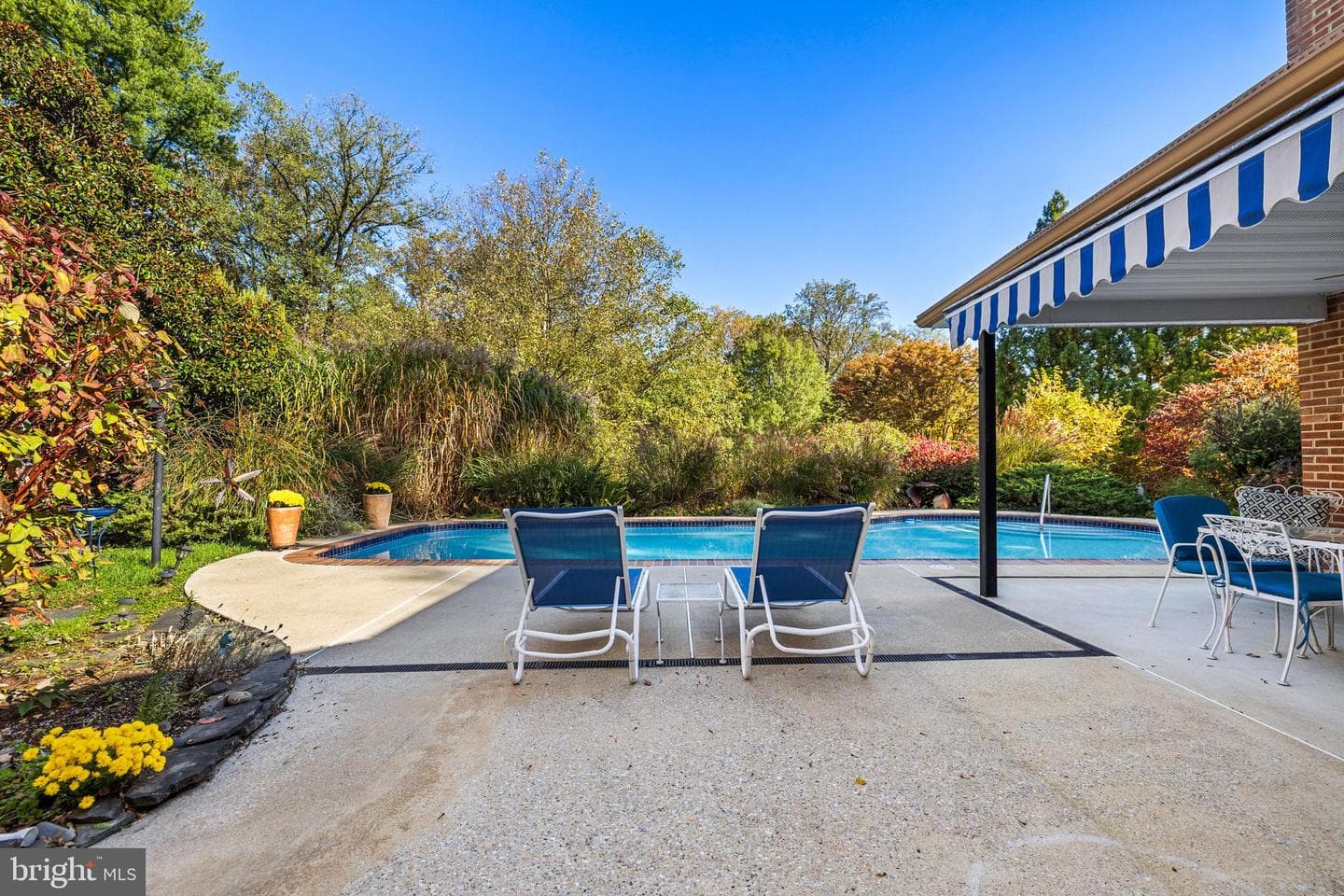 1000 West Wind Court photo 46