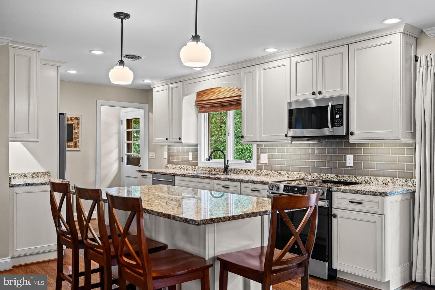 5507 Williams Road photo 4