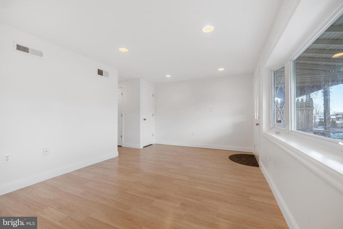 8012 Wynbrook Road photo 5