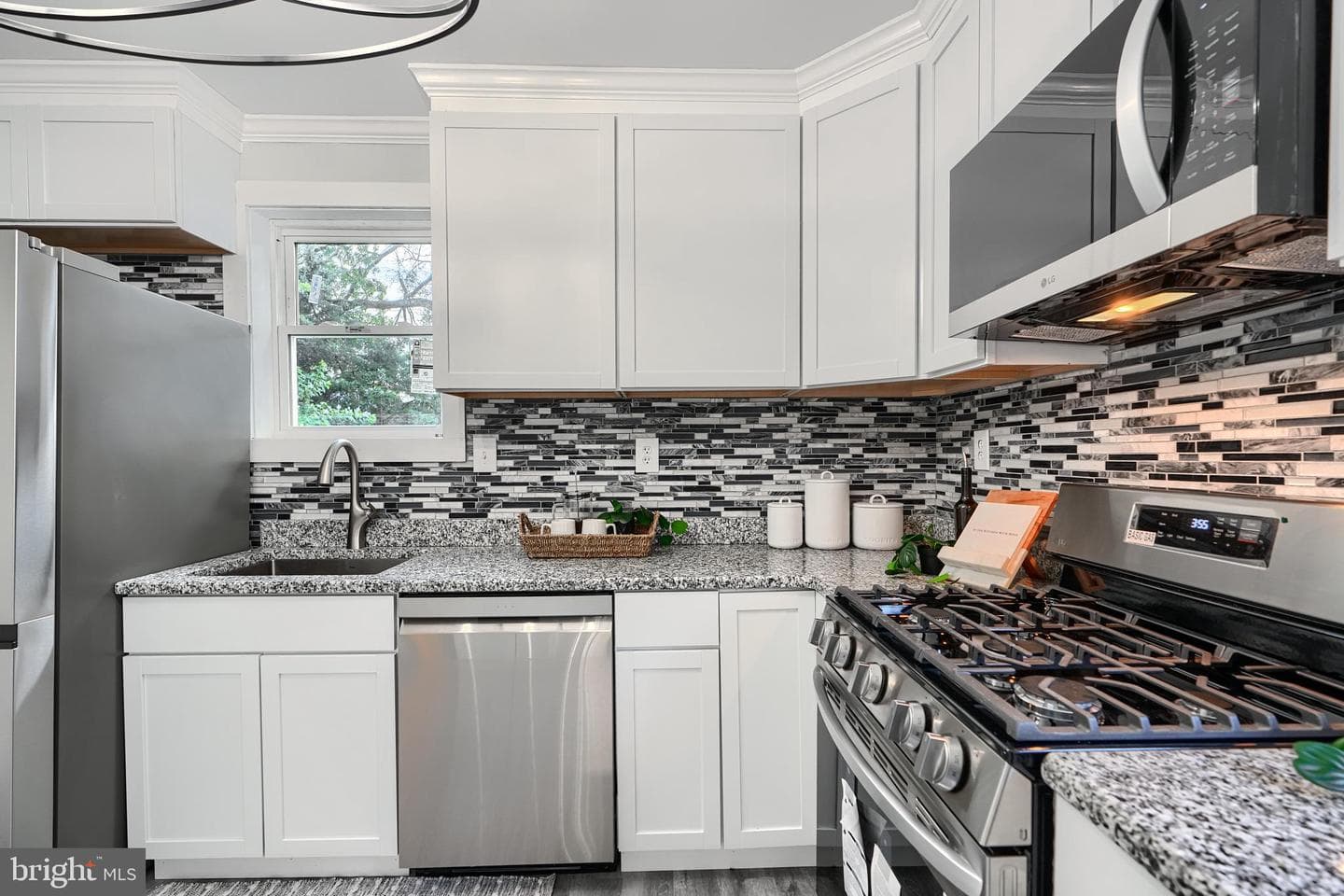 2919 Onyx photo 17