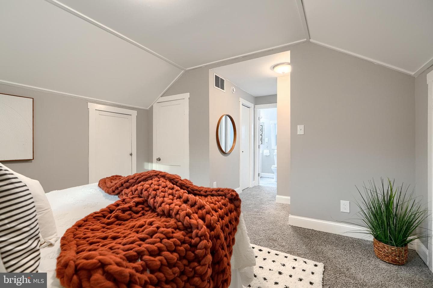 2919 Onyx photo 22