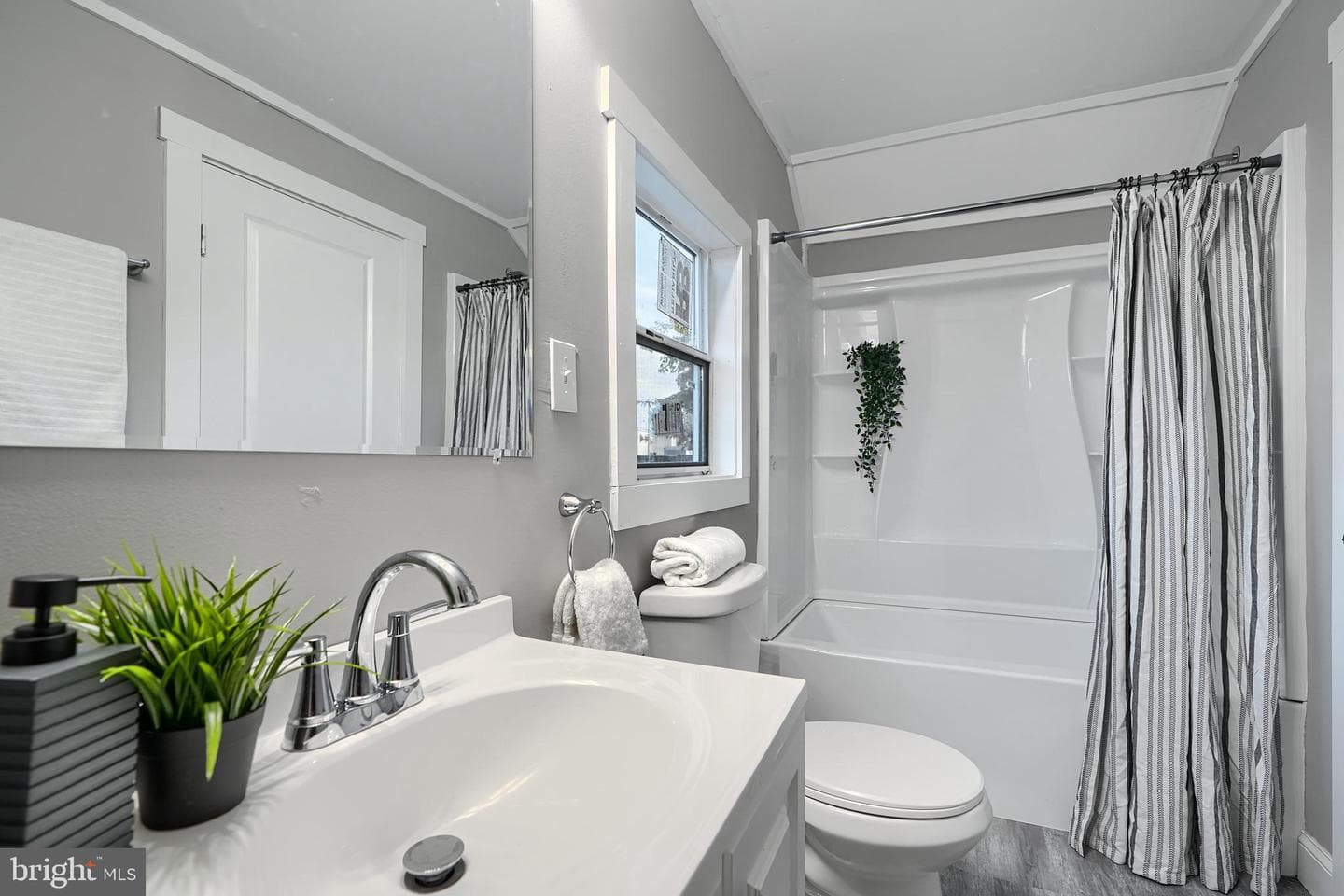 2919 Onyx photo 24