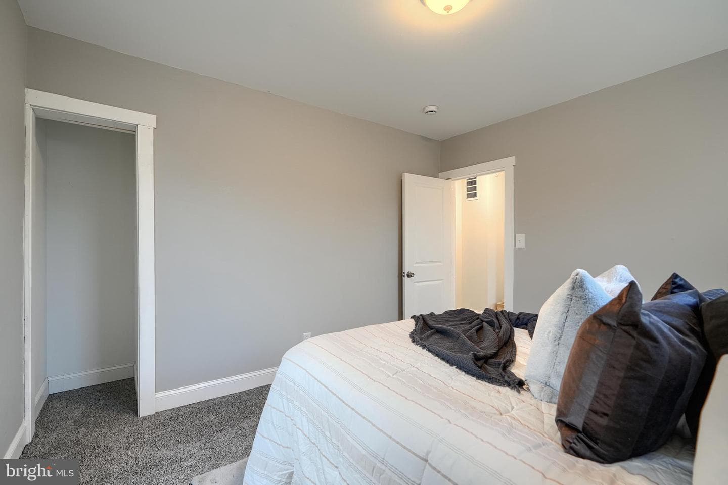 2919 Onyx photo 30