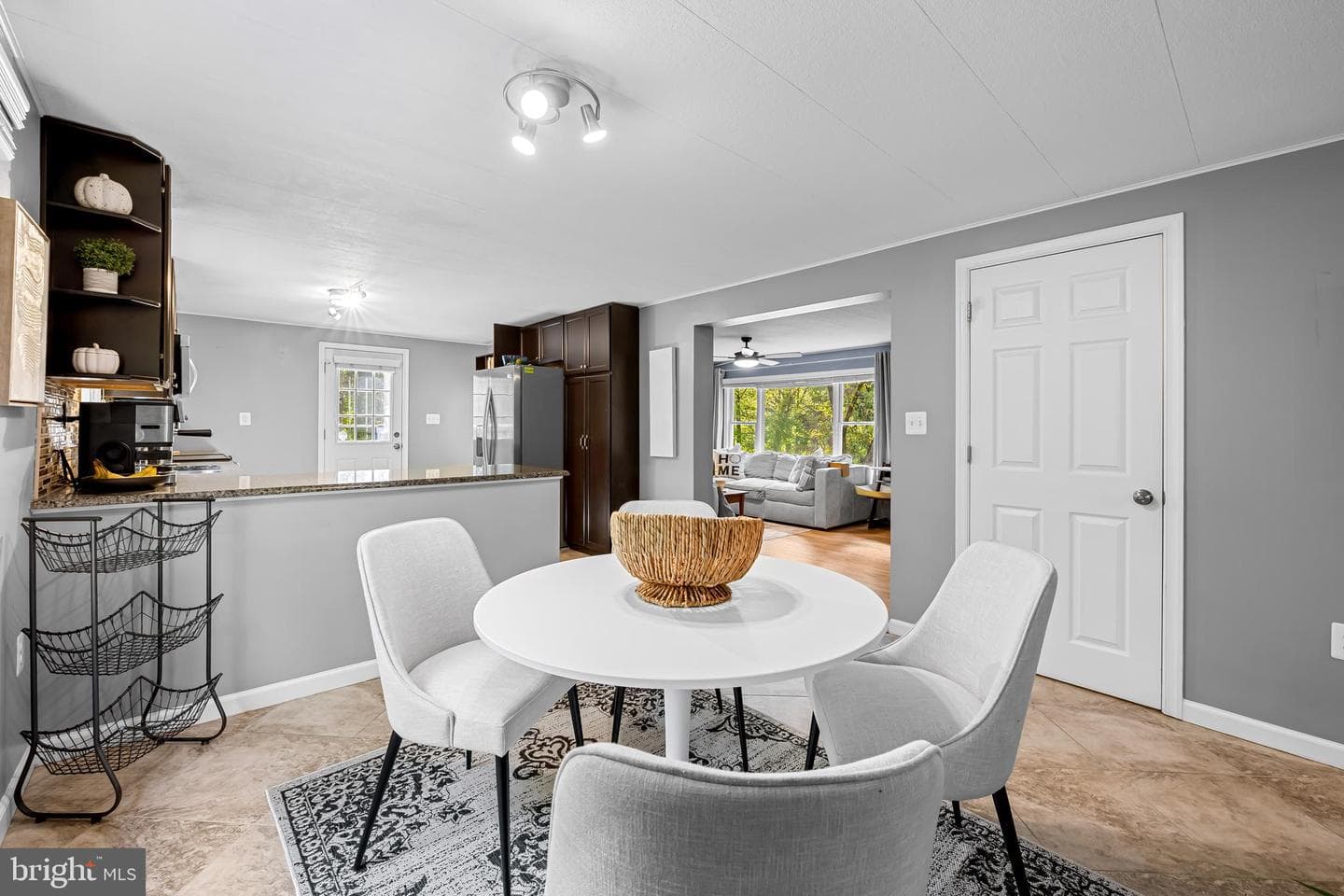 18709 Frederick Road photo 13