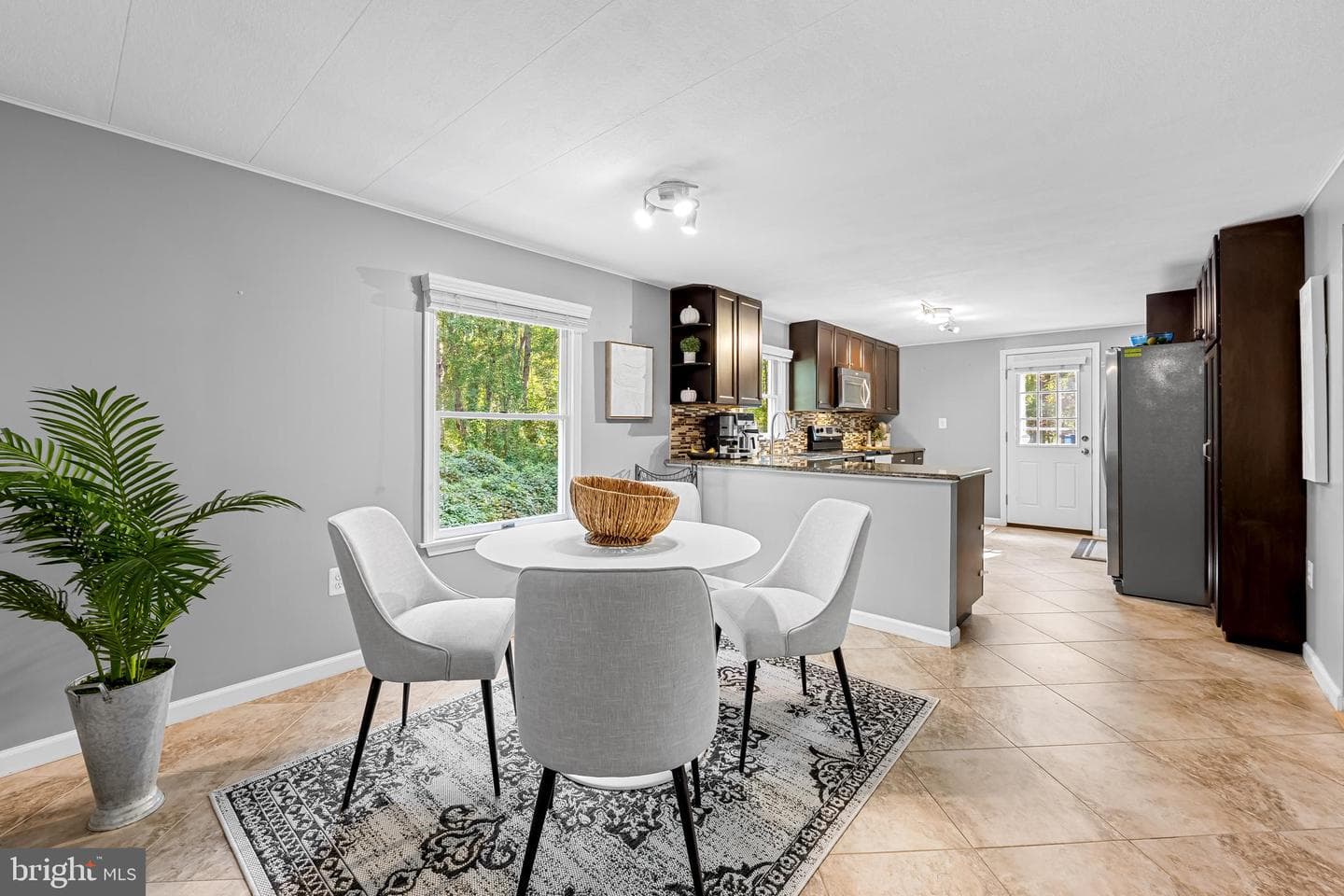 18709 Frederick Road photo 14