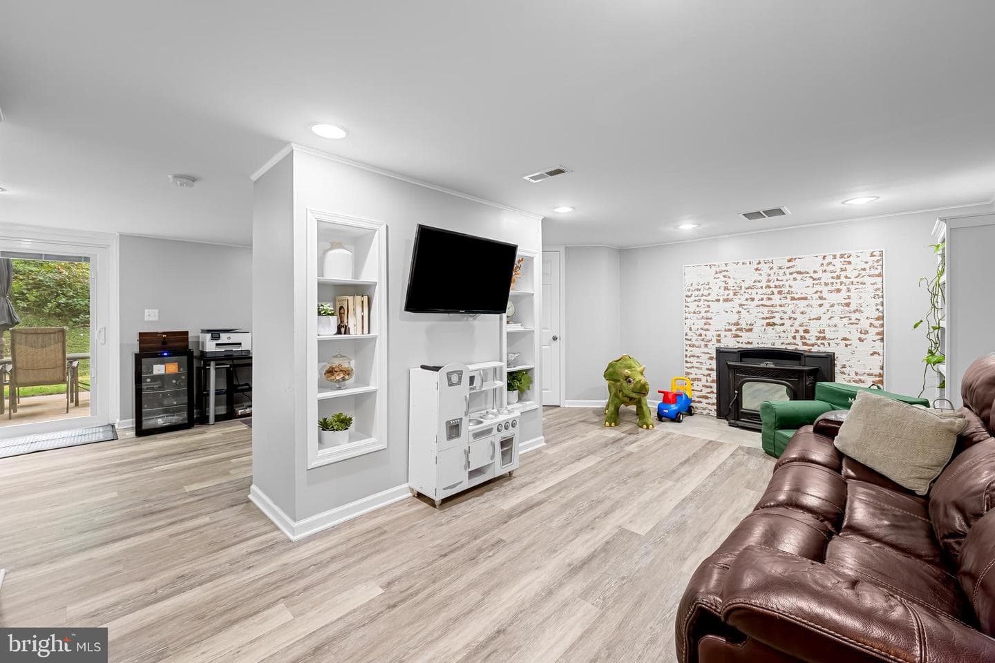 18709 Frederick Road photo 29