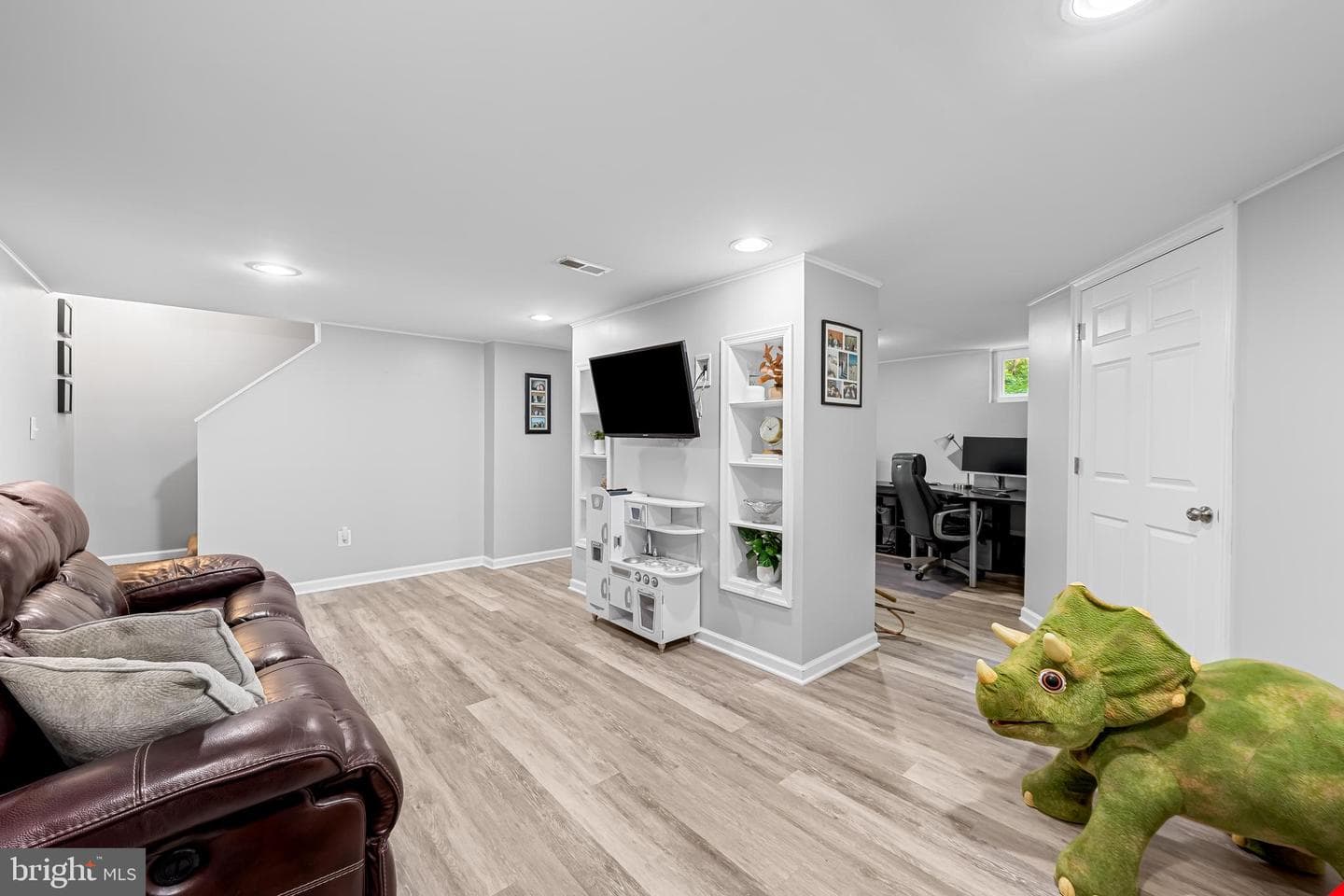 18709 Frederick Road photo 31