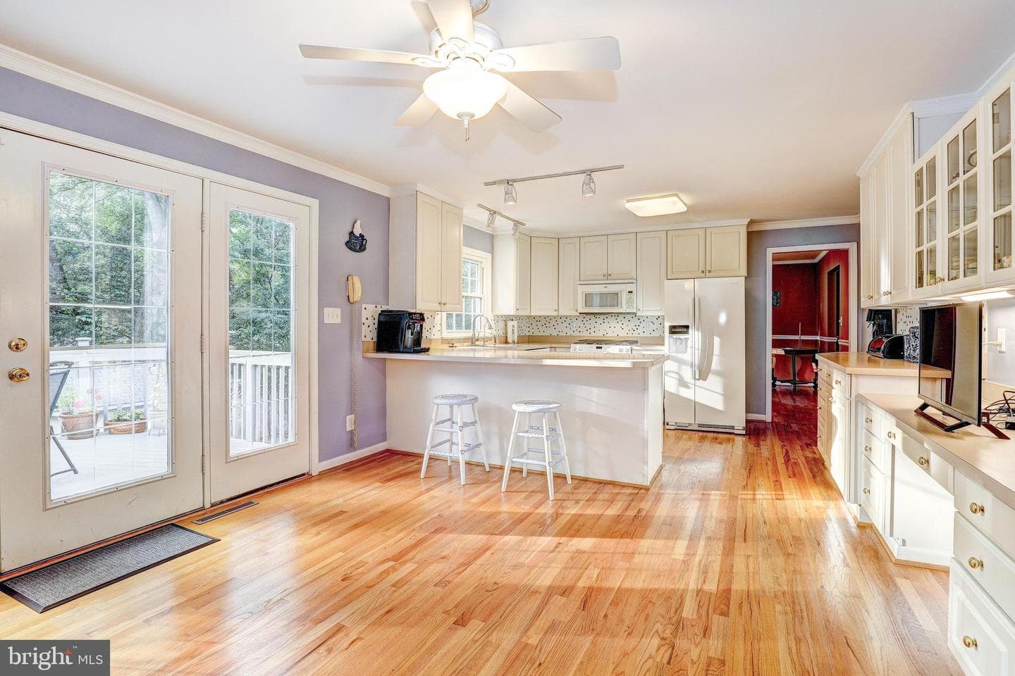 1402 Autumn Leaf Road photo 18