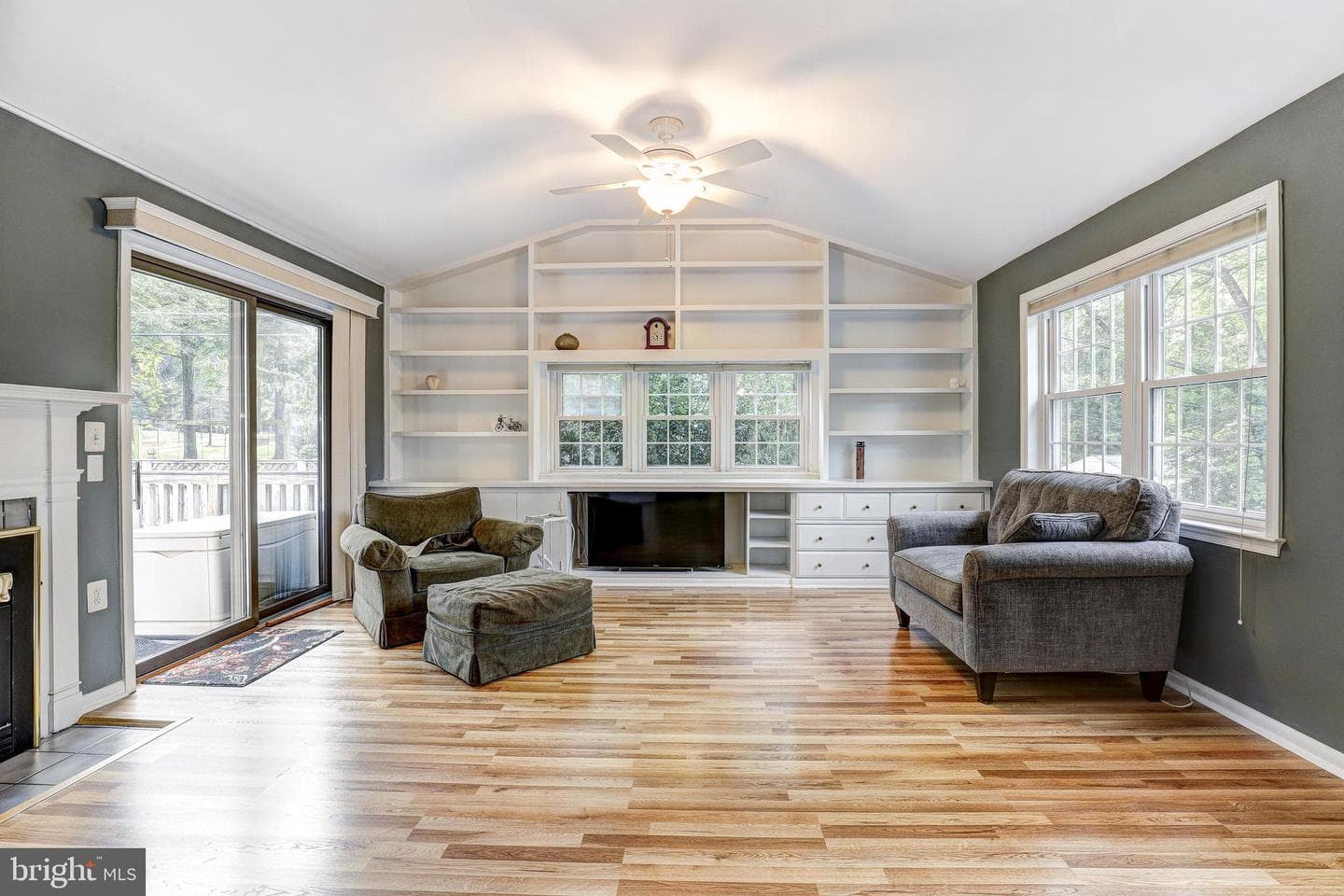 1402 Autumn Leaf Road photo 27