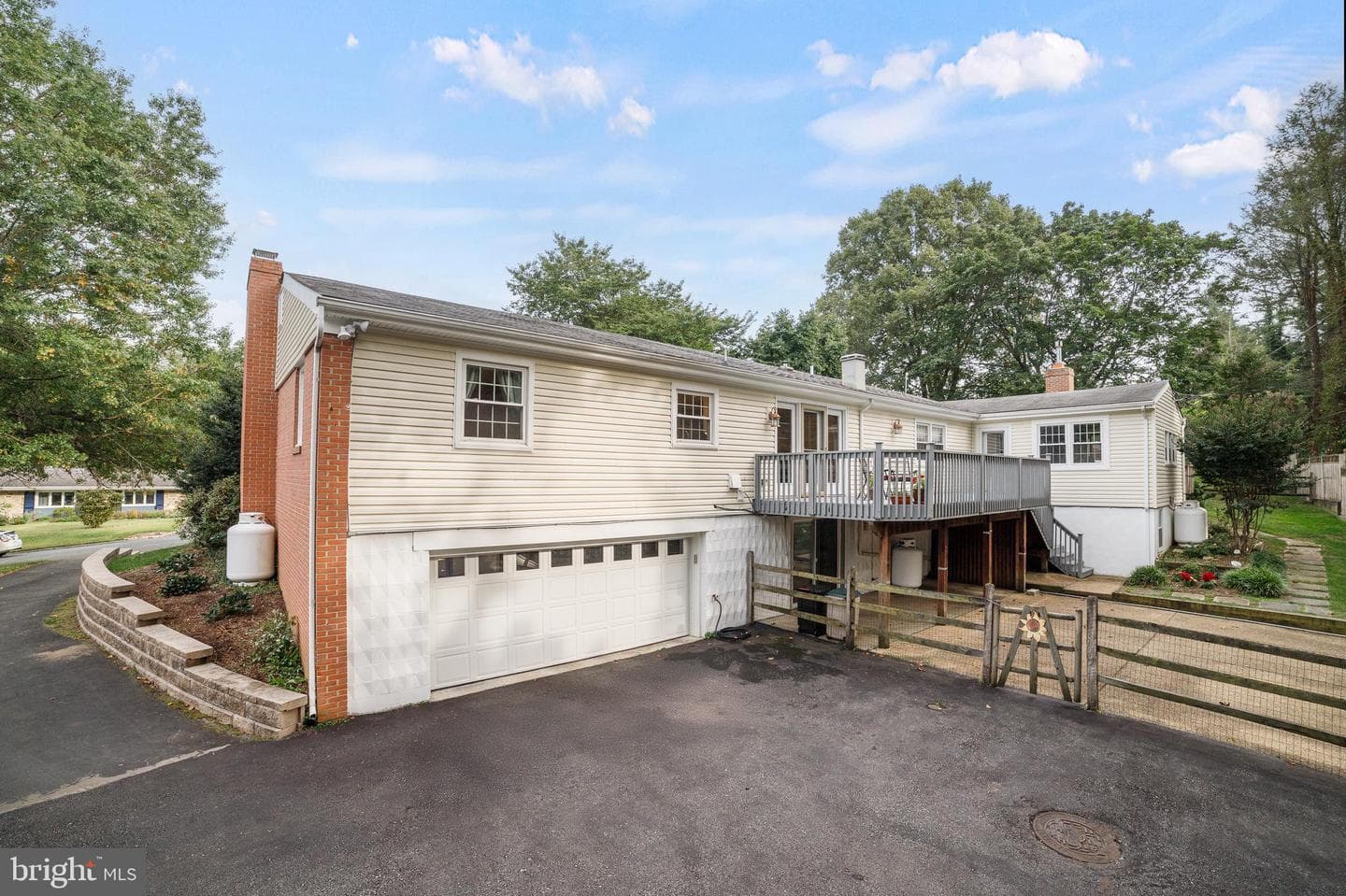 1402 Autumn Leaf Road photo 3