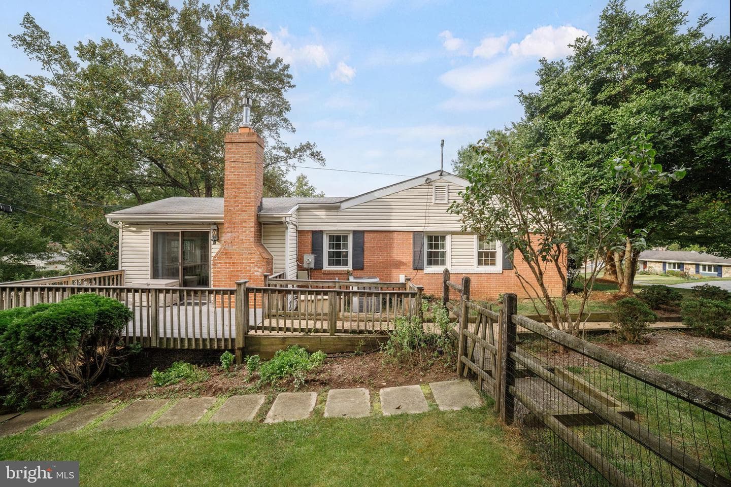 1402 Autumn Leaf Road photo 5
