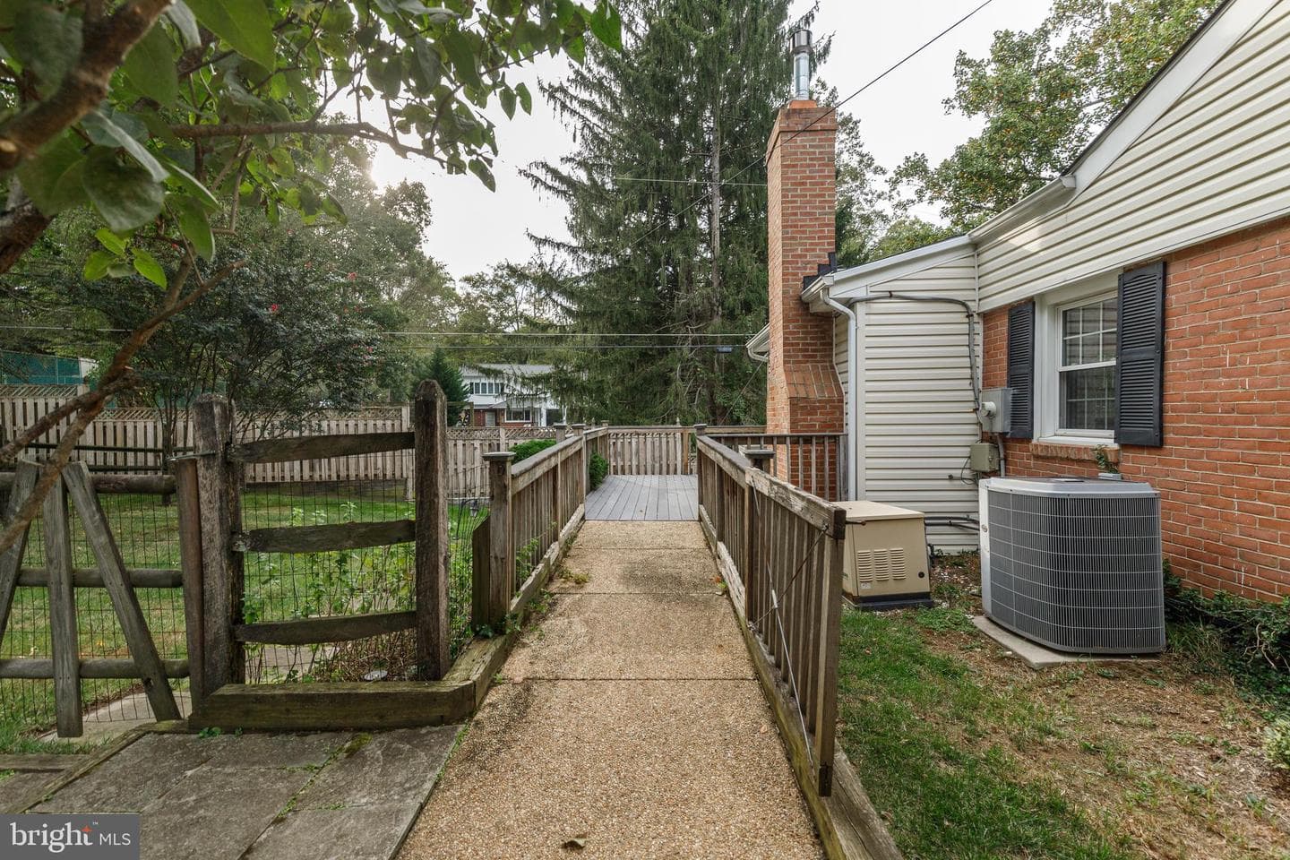 1402 Autumn Leaf Road photo 8