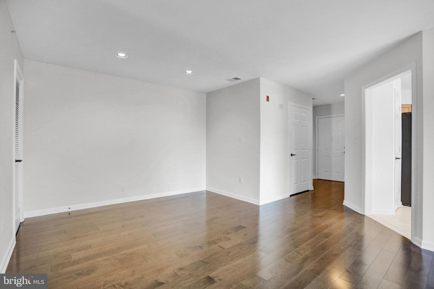 661 Straffan Drive #401 photo 15