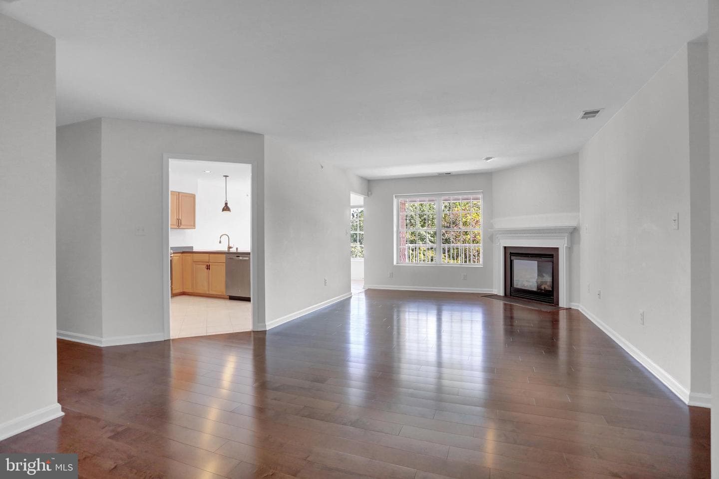 661 Straffan Drive #401 photo 16