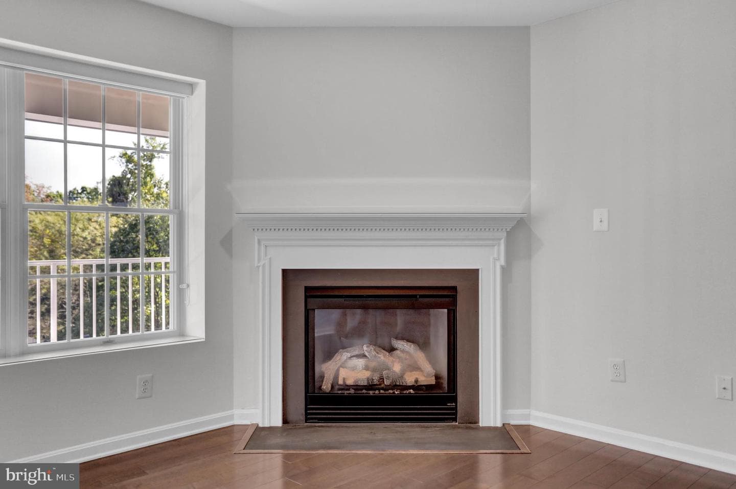 661 Straffan Drive #401 photo 17