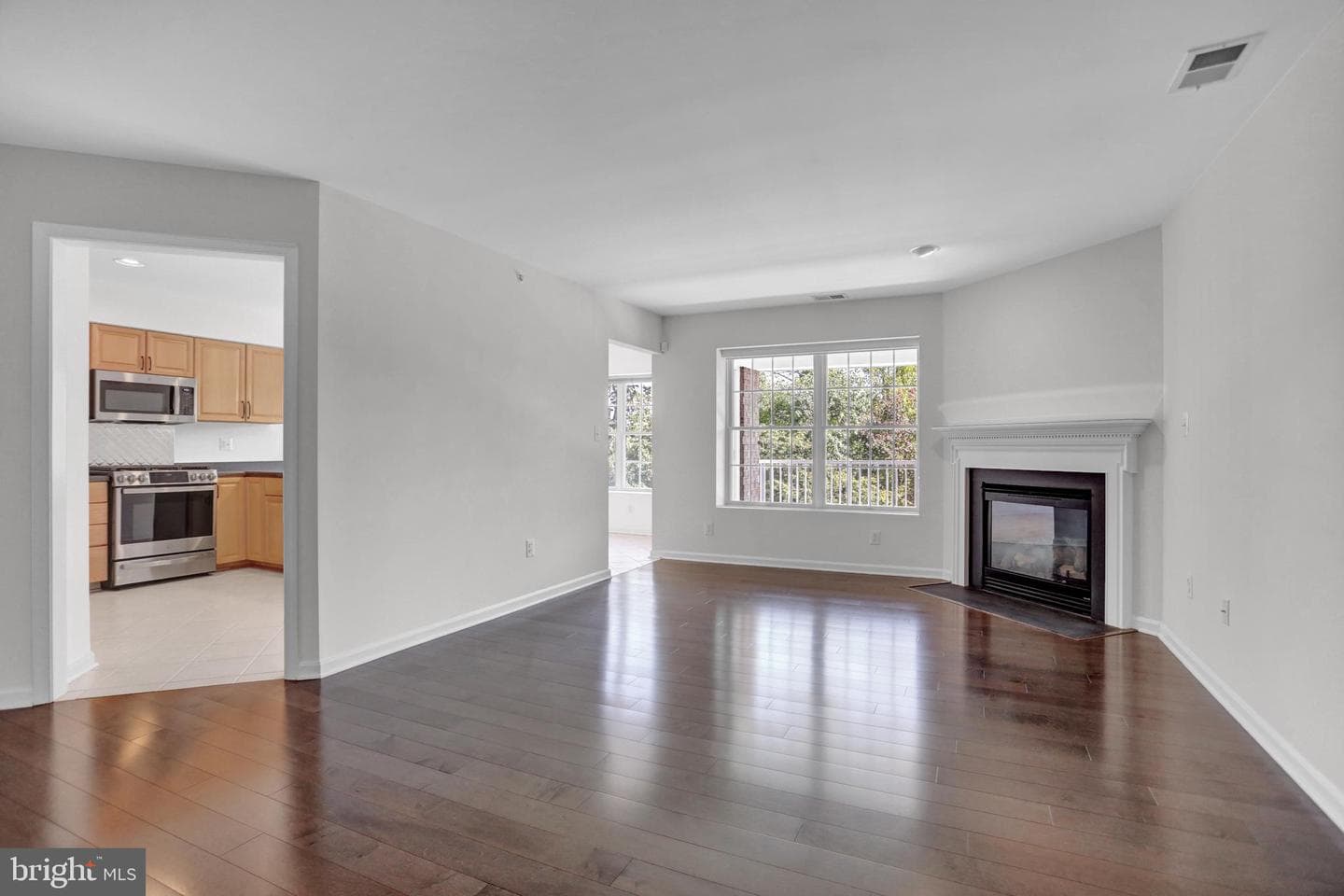661 Straffan Drive #401 photo 19
