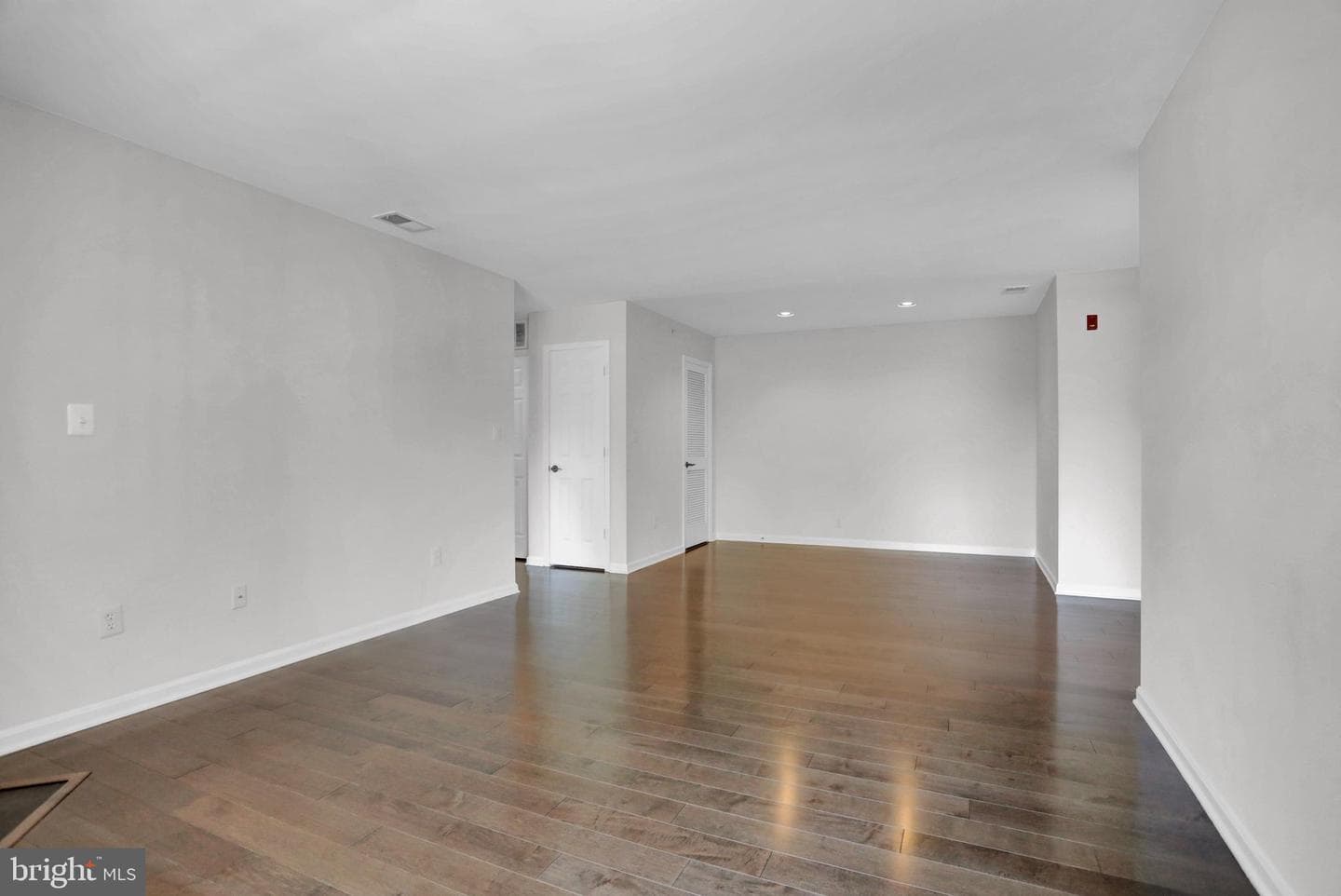 661 Straffan Drive #401 photo 20