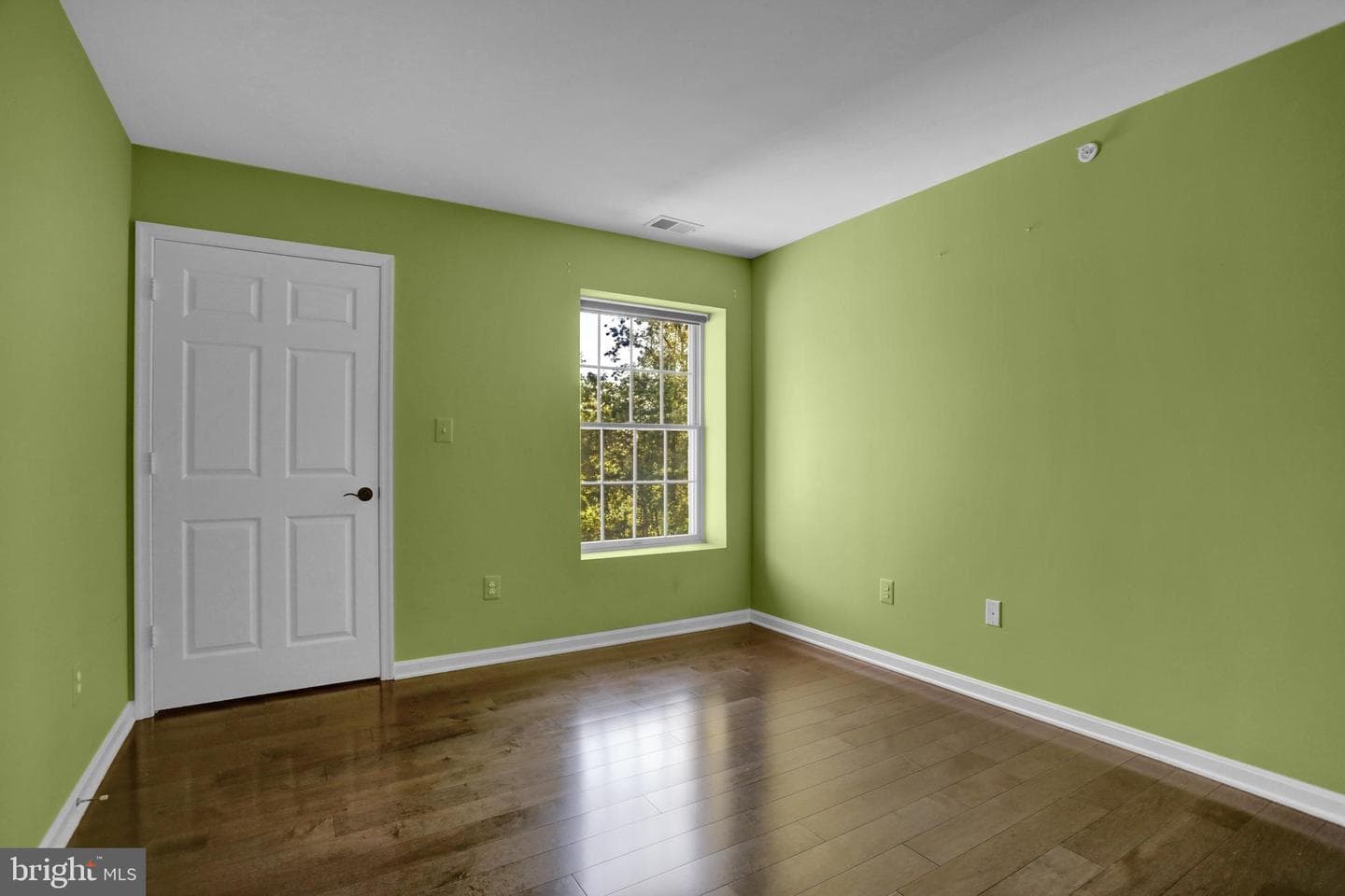 661 Straffan Drive #401 photo 21