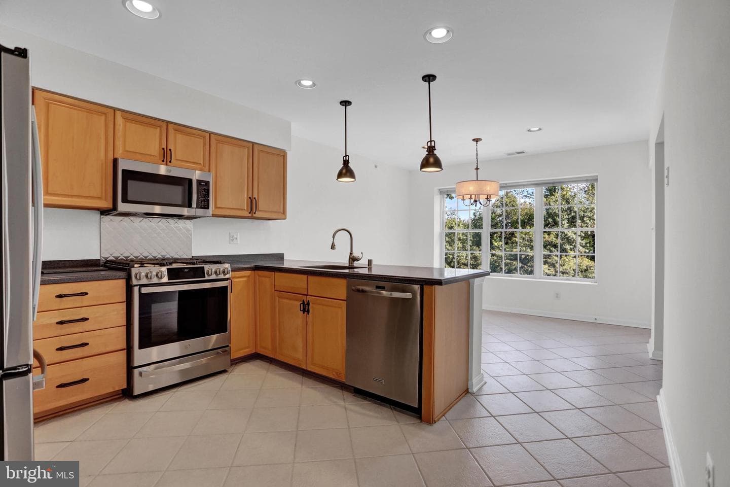 661 Straffan Drive #401 photo 7