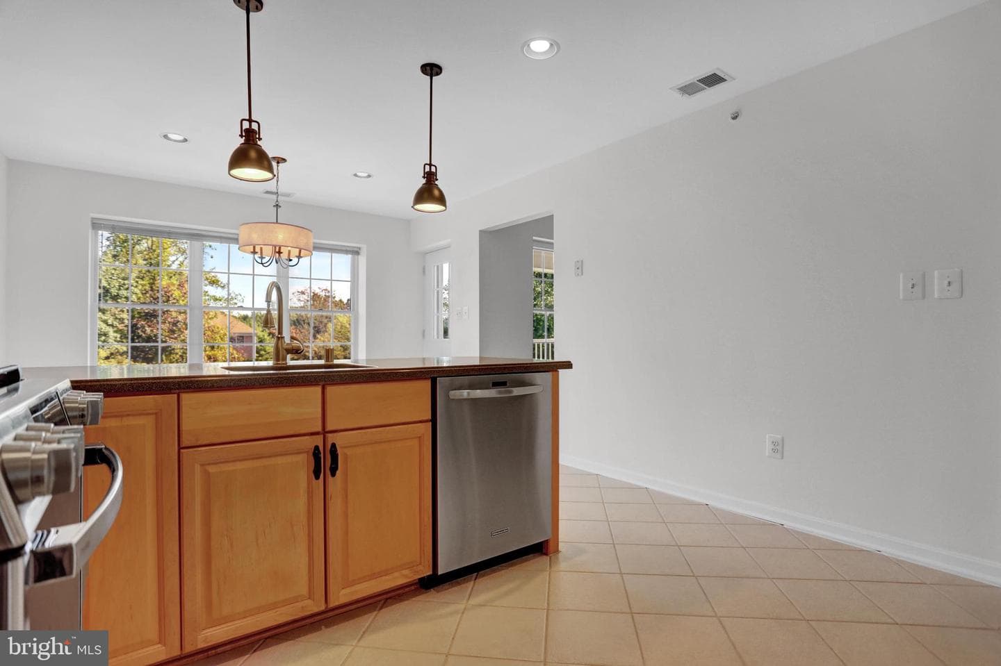 661 Straffan Drive #401 photo 8