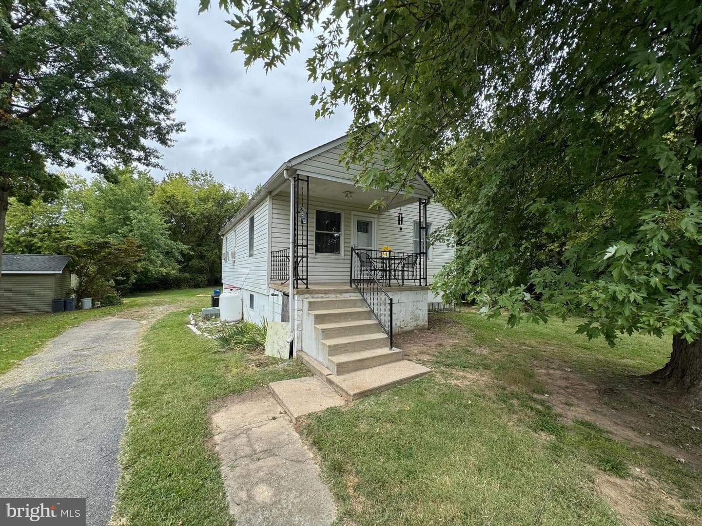 320 Harding Avenue photo 2