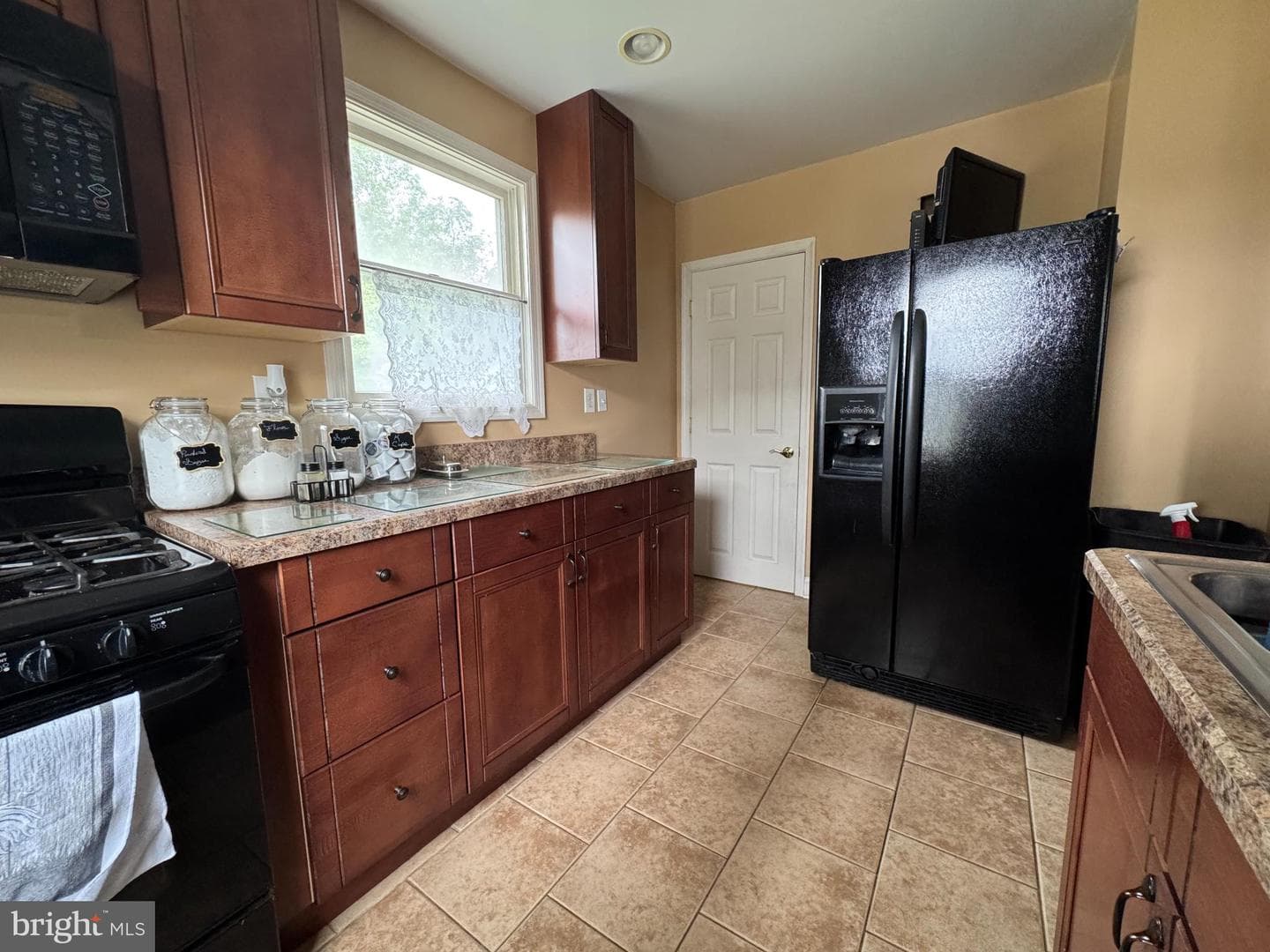 320 Harding Avenue photo 9