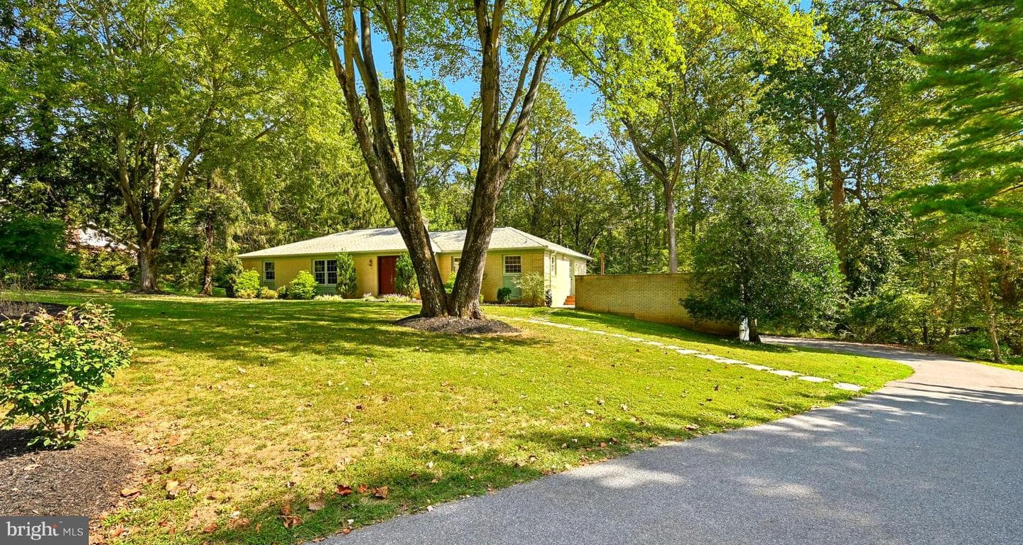 4209 Ravenhurst Circle photo 2