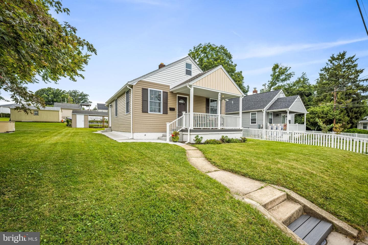 628 N Stuart Street photo 3