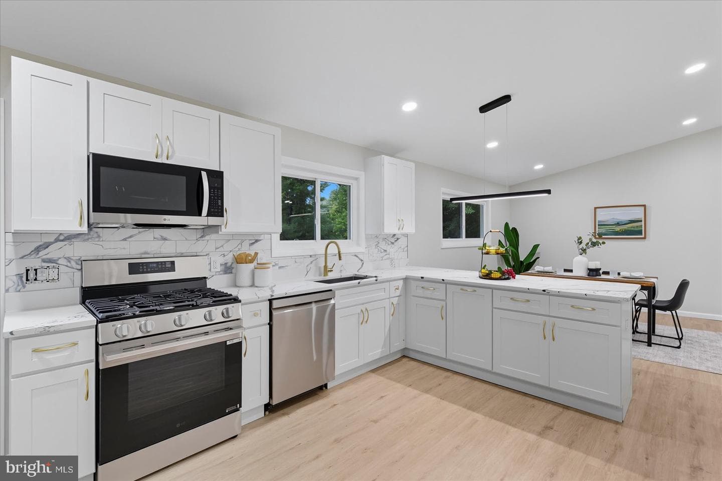 11 Oak Hollow Court photo 17