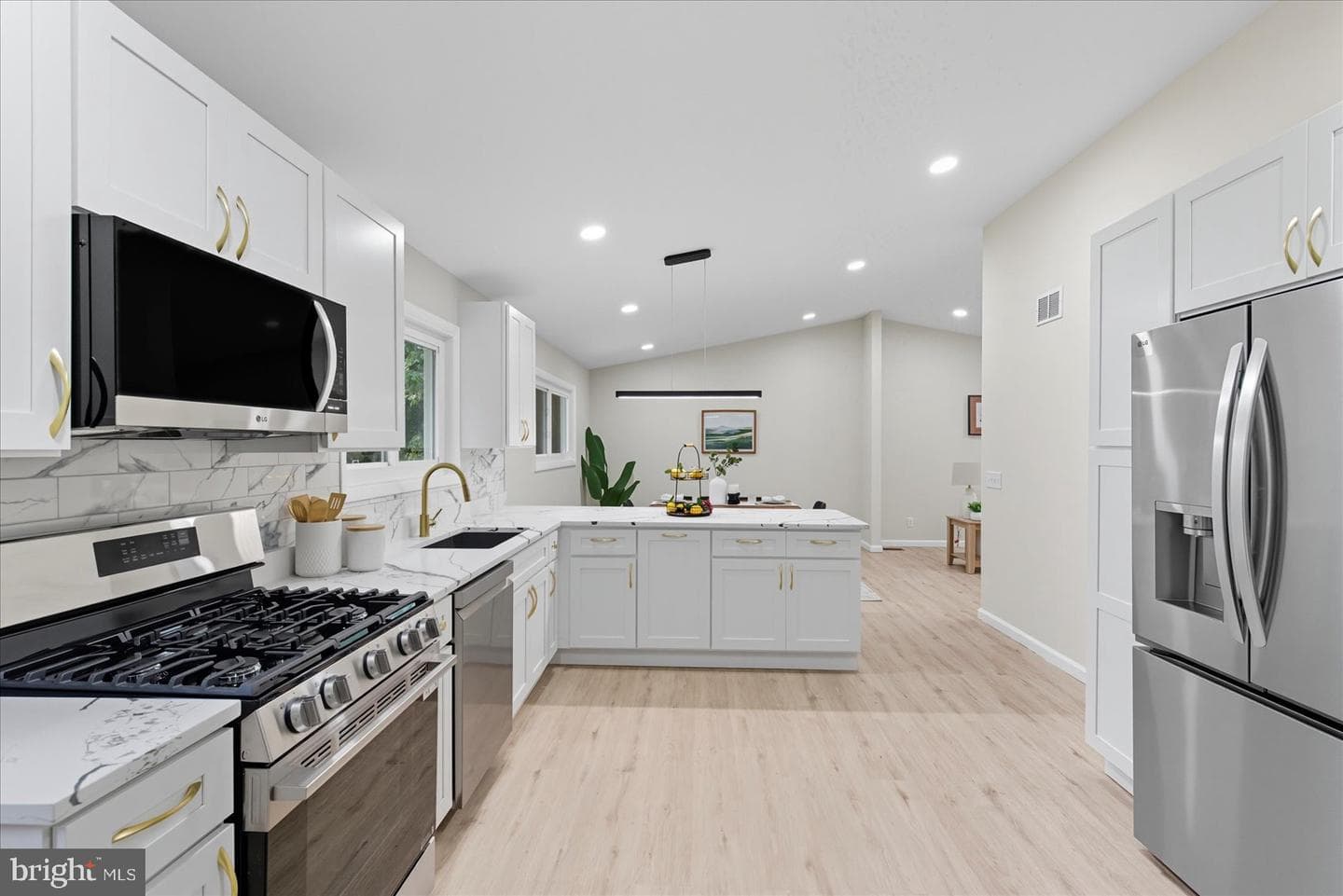 11 Oak Hollow Court photo 18