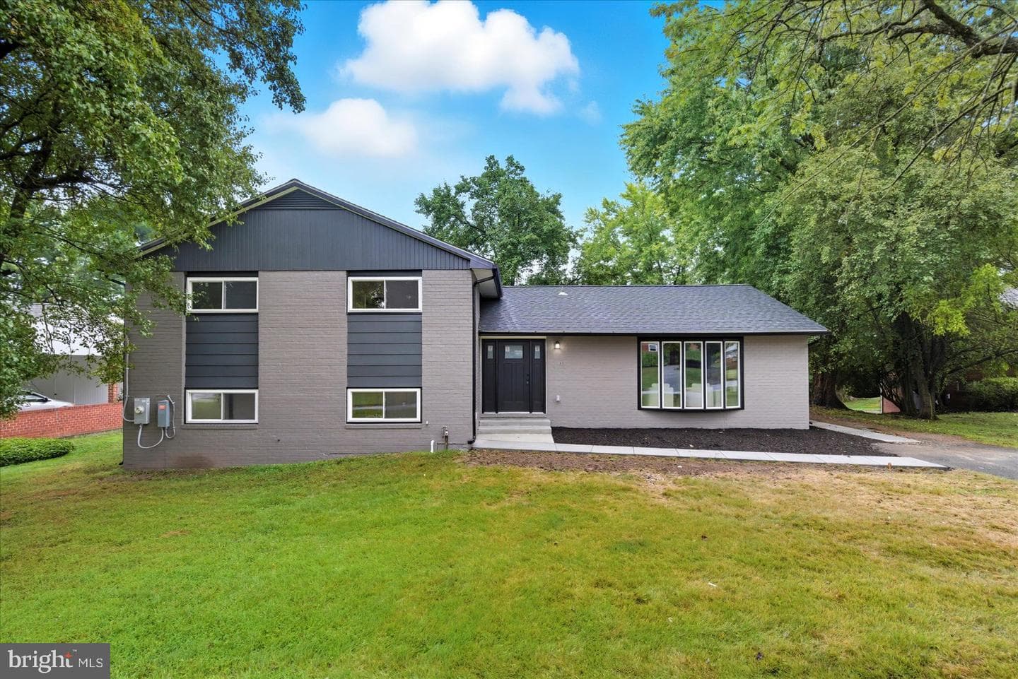 11 Oak Hollow Court photo 2