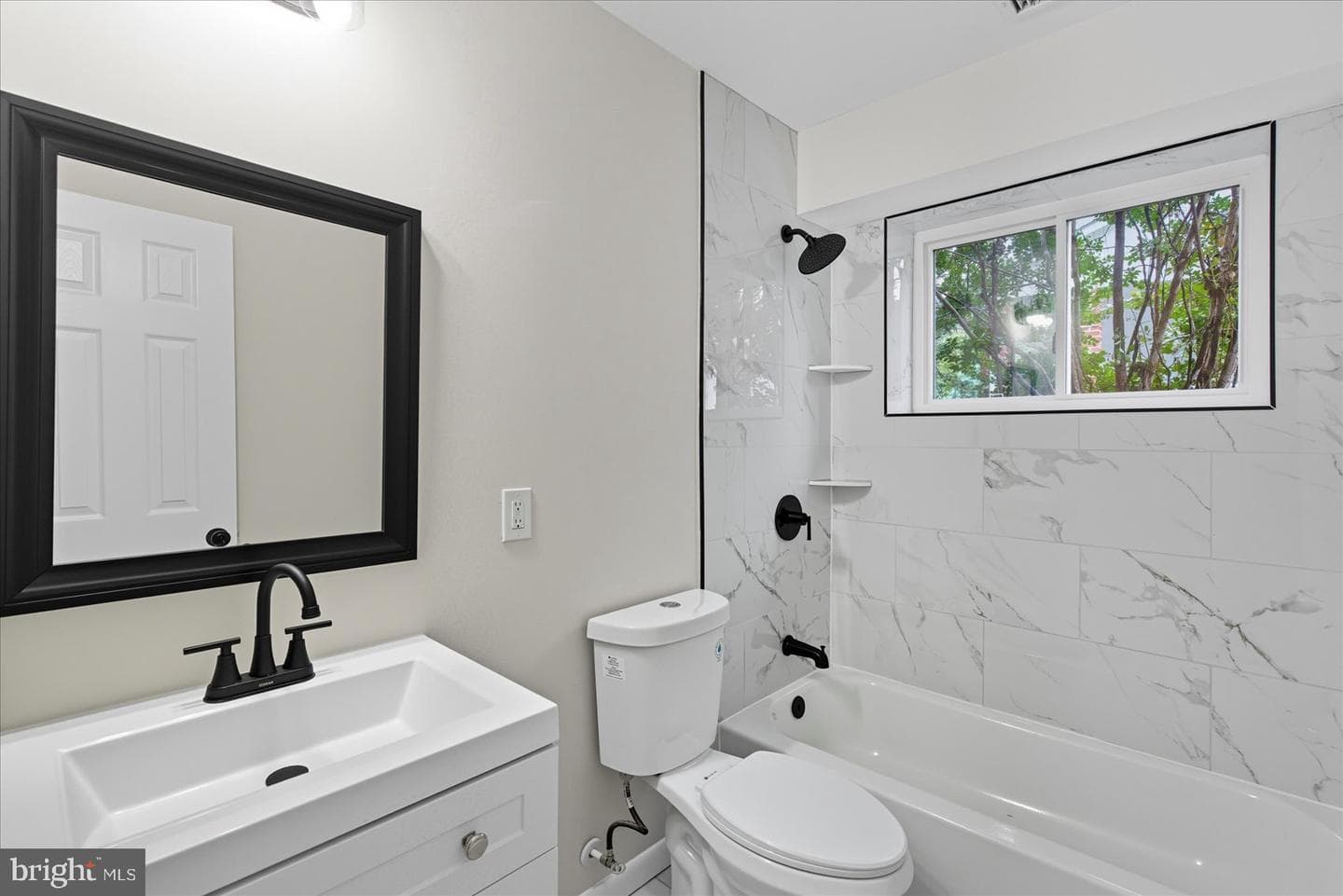11 Oak Hollow Court photo 24