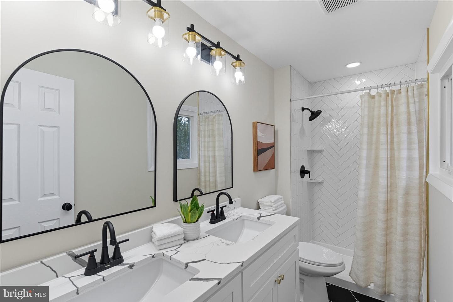 11 Oak Hollow Court photo 30