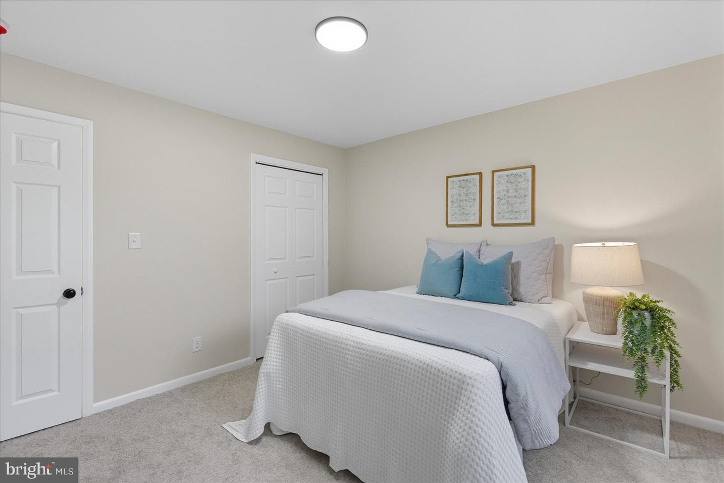 11 Oak Hollow Court photo 32